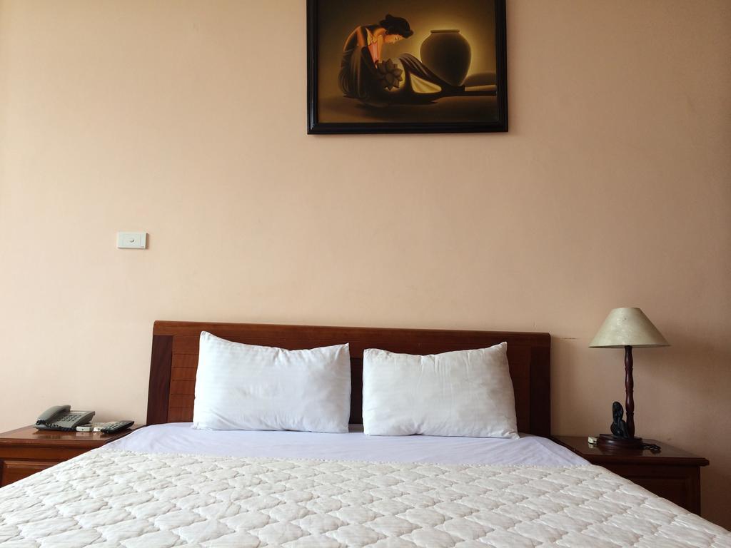 Clover Hanoi Hotel Exterior photo